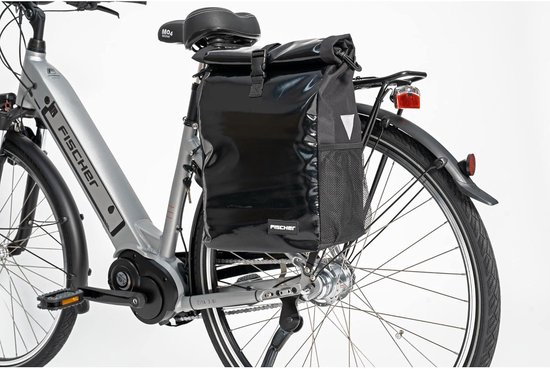 bicycle bag waterproof, 18 liter, zwart van BIC