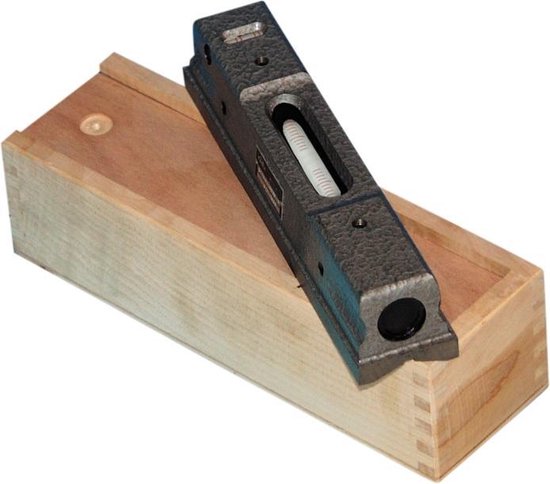 Waterpas biljart in houten kist van Longoni